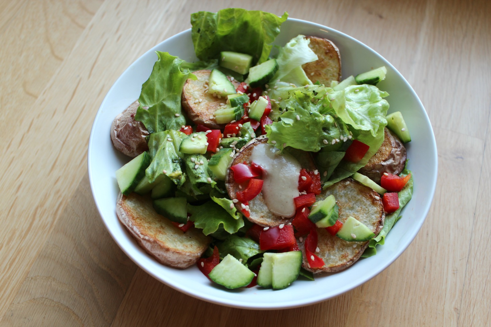 Bunter Salat mit Dillkartoffeln - blattgrün