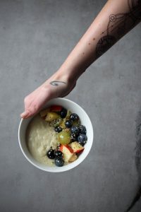 Veganer Grießbrei mit Hanfmus | Blattgrün