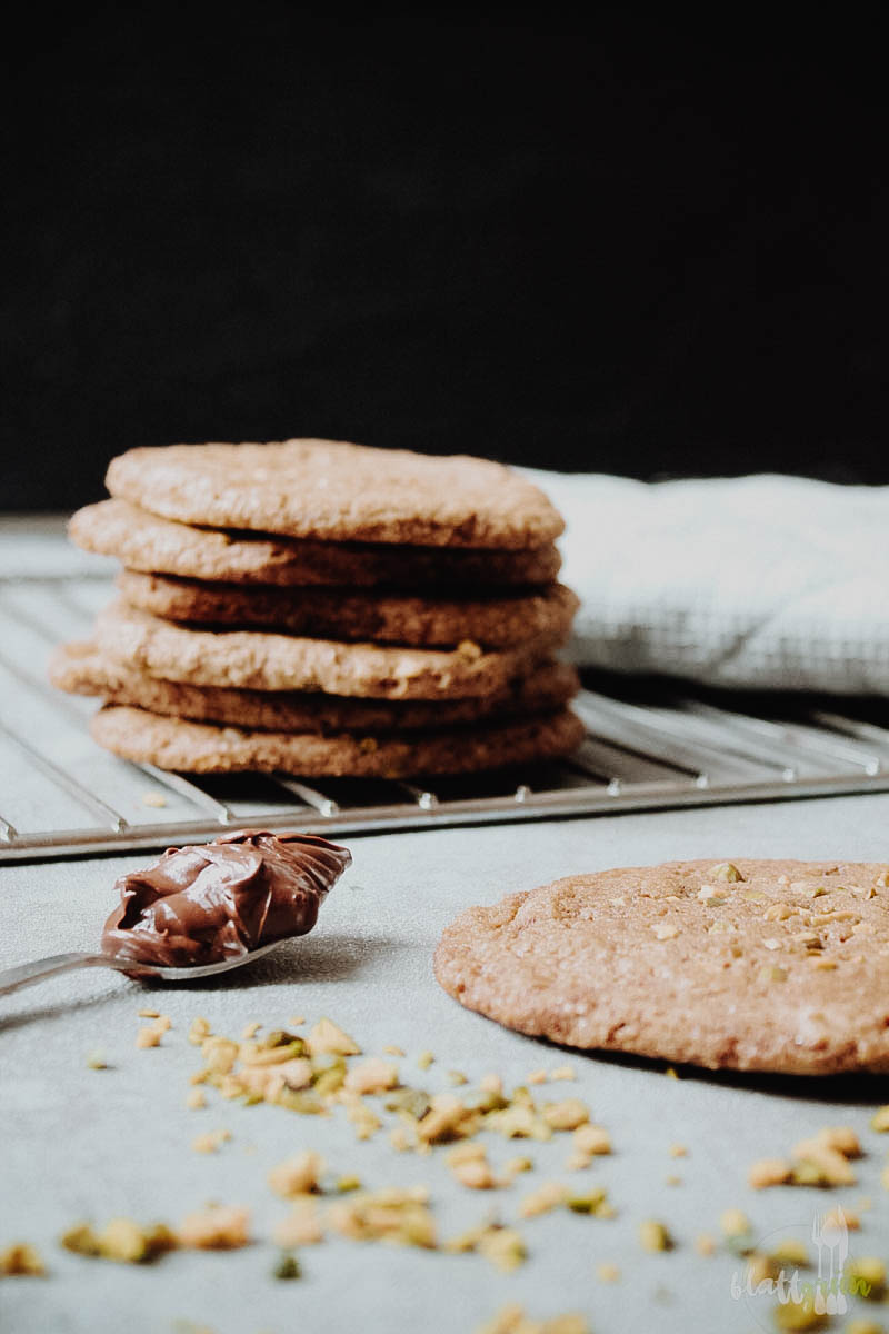 Schokocookie mit Pistazientopping | Blattgrün