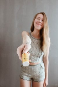 Nachhaltige Tattoopflege im Sommer | Blattgrün