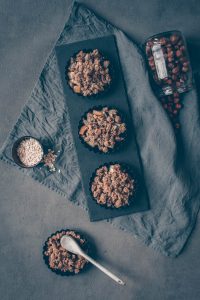 Herbstlicher Kernobstcrumble mit Buchweizen und Haselnüssen {vegan&vegetarisch} | Blattgrün