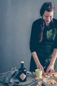 {Werbung, Needle Blackforest Gin} Vegane Kekse mit Gin-Lemon Curd und ein Gewinnspiel | Blattgrün