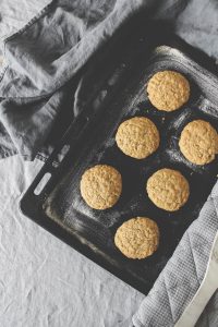 Schnelle Kekse mit Erdnussbutter und Haferflocken {less waste, vegan & veggie} | Blattgrün