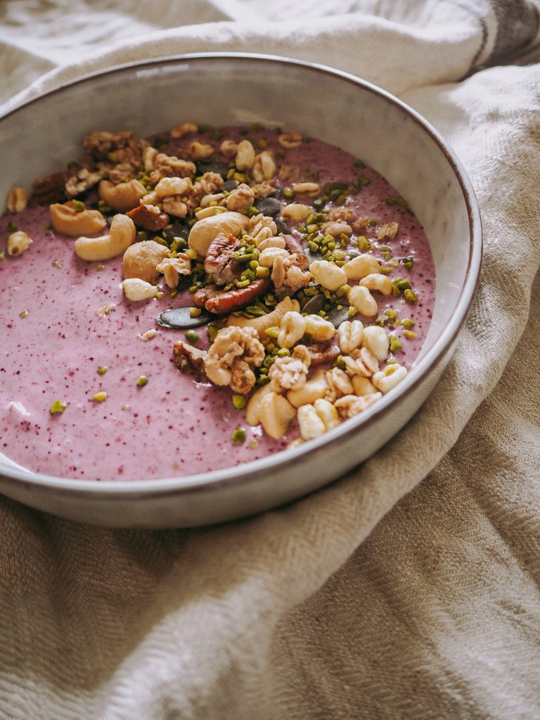 Very Berry Smoothie Bowl | blattgrün